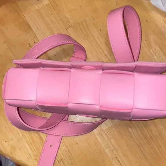 Authentic BOTTEGA VENETA Small Intrecciato Leather Cassette Crossbody Bag - Picture 8 of 16